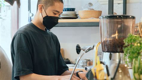 木和|是咖啡店老闆也是劇團工作者！台中木和咖啡：在這裡聊天比咖啡。